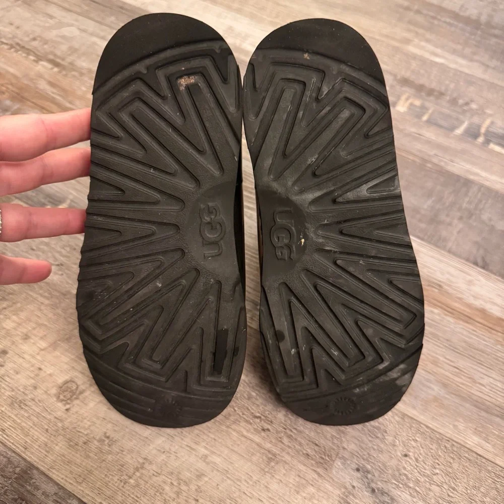 UGG Kids Black Waterproof Rain Boots Size 2 Youth